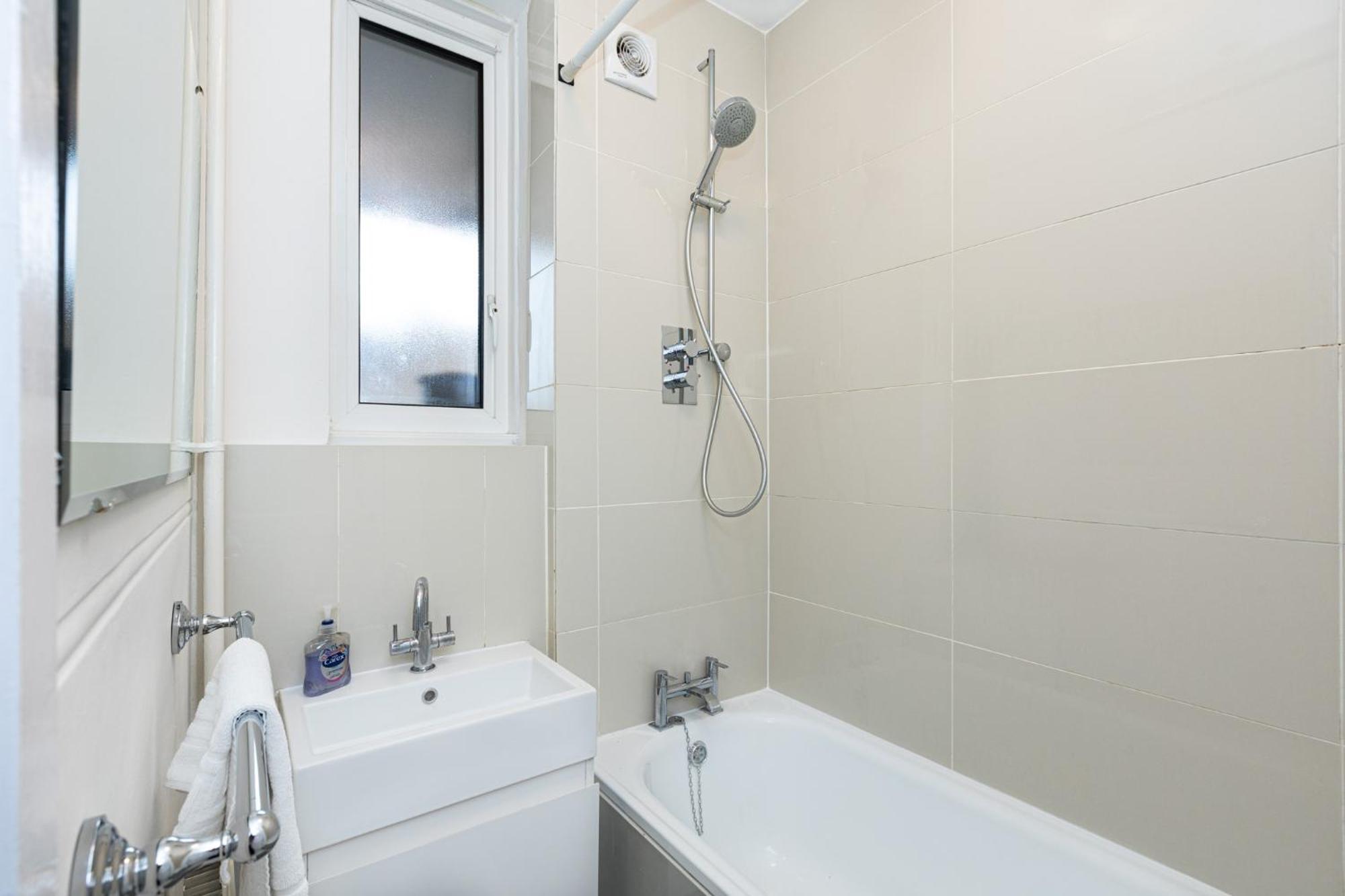 Apartamento Bright Modern 1 Bedroom Flat, 5 Min To Vauxhall St Londres